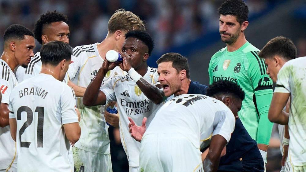 تشابي ألونسو: "لا أحد ضمِن اللعب أساسياً.. من يستحق هو من سيلعب"