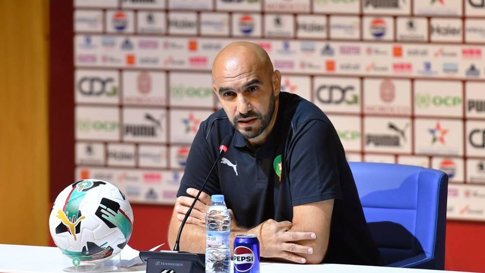 الركراكي: "غَادِي نْحتاجُو الجمهور في كأس أفريقيا وإن شاء الله المغرب كامْل غَايدِّي الكأس ومَاغايكُون غِير الخير"