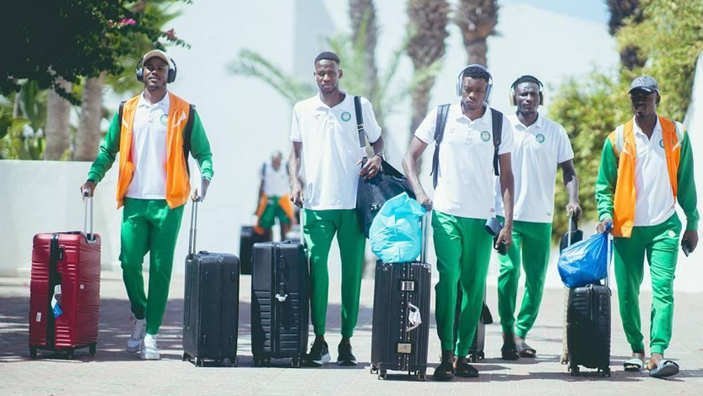 بعثة النيجر تحط الرحال بالرباط استعدادا لمواجهة المغرب في تصفيات مونديال 2026