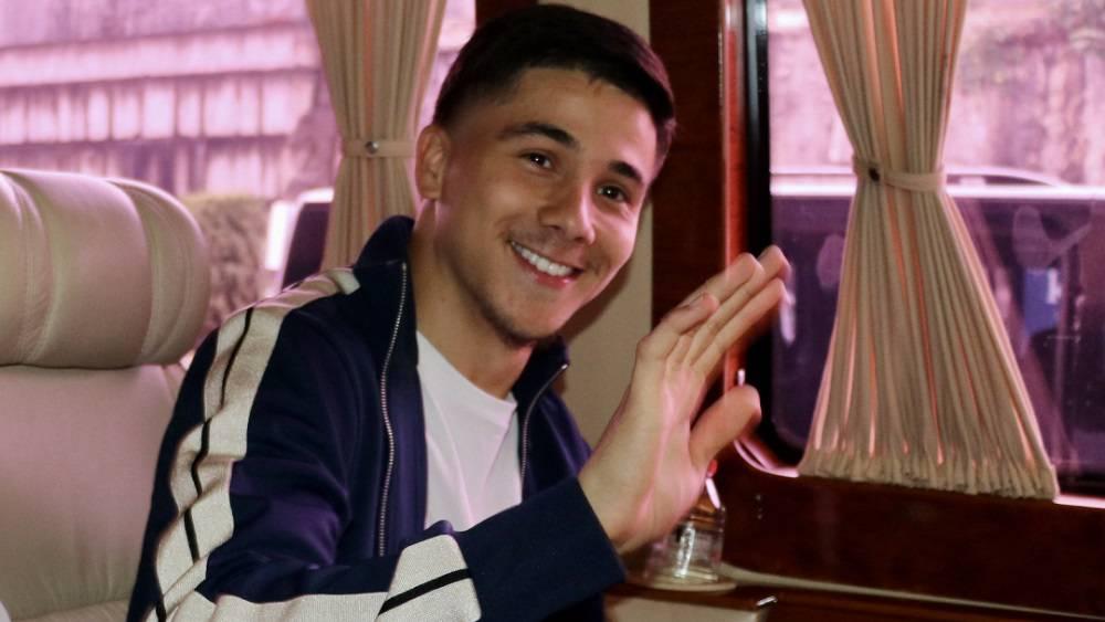 بوشواري بعد وصوله إلى تركيا: "طرابزون قدم لي خطة مثيرة للاهتمام وفخور بالتواجد في هذا النادي"