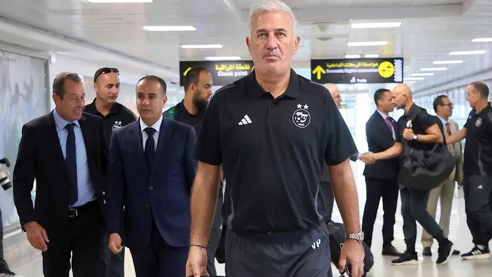 بعثة المنتخب الجزائري تحط الرحال في الدار البيضاء عبر طائرة تونسية تأهبا لمواجهة غينيا في تصفيات المونديال