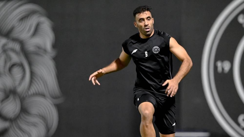 الشباب يعلن إصابة لاعبه المغربي حمد الله على مستوى العضلة الخلفية للفخذ دون تحديد مدة غيابه