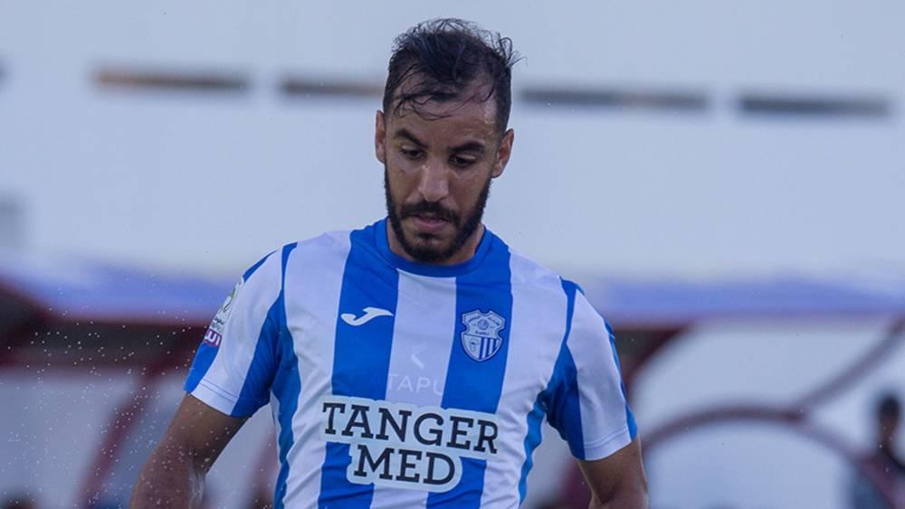 البطولة الاحترافية/ اتحاد طنجة يُنهي الشوط الأول ضد الجيش الملكي مُتقدما بهدف نظيف
