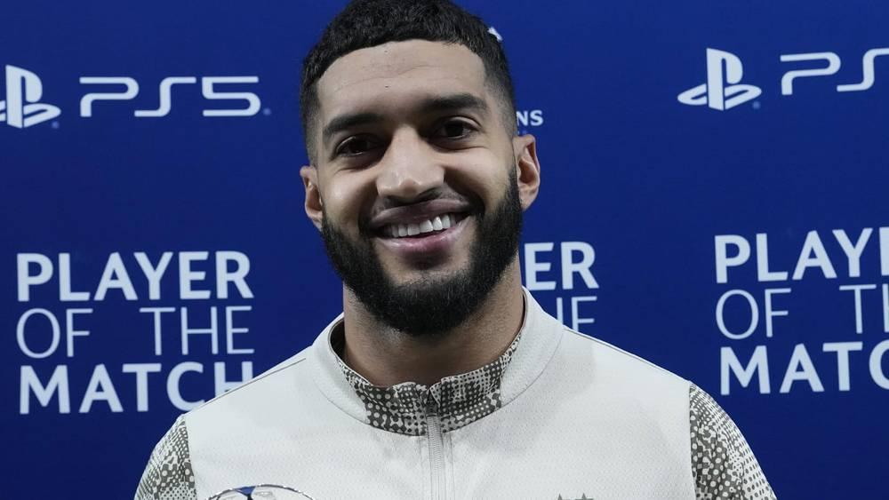 الصيباري يتوج بجائزة "أفضل لاعب" بعد تألقه أمام باير ليفركوزن في دوري الأبطال