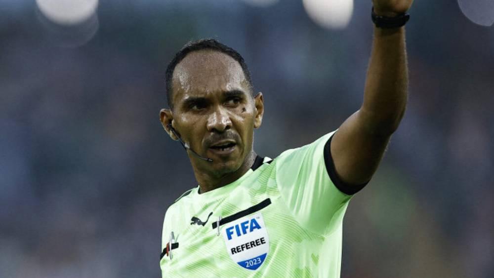 "الكاف" يعين الحكم السوداني محمود إسماعيل لقيادة مباراة السوبر الأفريقي بين نهضة بركان وبيراميدز