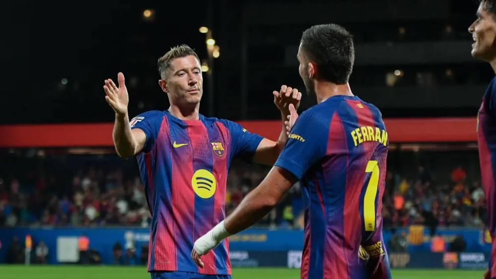 فليك يعتمد على ليفاندوفسكي وتوريس ضد إشبيلية وأراوخو يعود إلى التشكيلة الأساسية