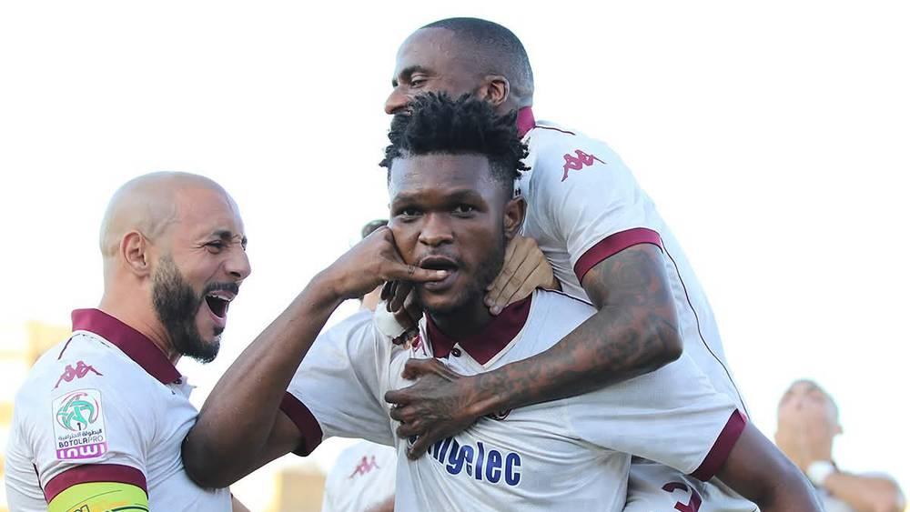 الوداد ينفرد بصدارة البطولة بعد تعثر بركان وتعادل الرجاء والمغرب الفاسي