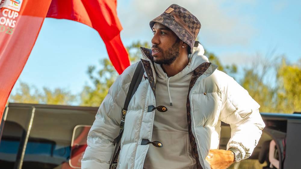 بعد أزمة مع أولمبيك مارسيليا.. أوباميانغ يغادر بعثة منتخب الغابون ويعود لناديه إثر إصابته ضد الموزمبيق