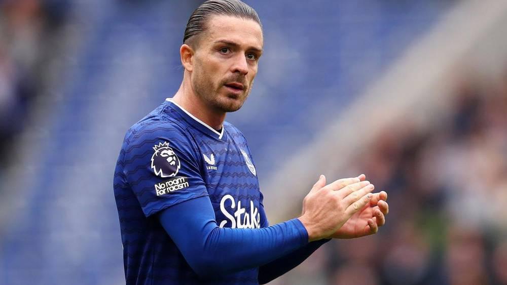 إصابة خطيرة تبعد جاك غريليش عن إيفرتون لعدة أشهر