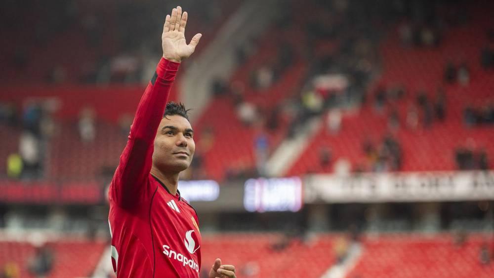 كاسيميرو يعلن رحيله عن مانشستر يونايتد بنهاية عقده