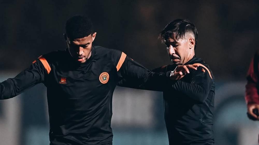 نهضة بركان يخوض أول حصة تدريبية في مصر تأهبا لمواجهة بيراميدز