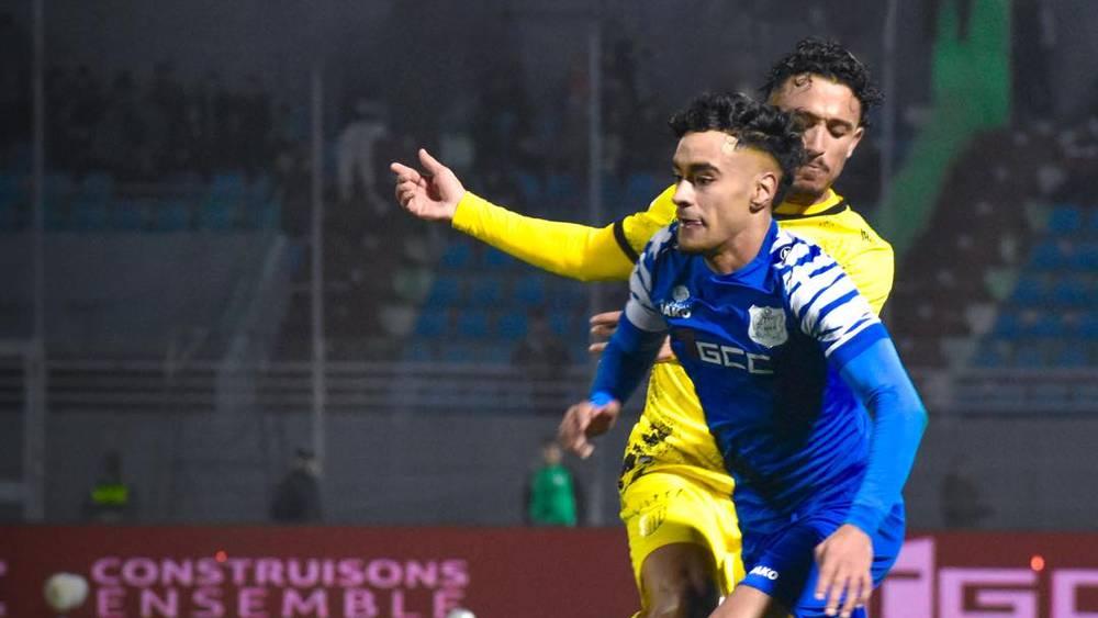 البطولة الاحترافية/ التعادل يحسم مباراة الدفاع الحسني الجديدي أمام ضيفه المغرب الفاسي (0-0)