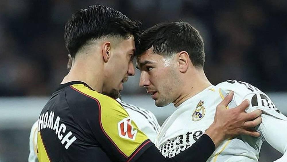 مشادات بين دياز ومواطنه أخوماش في مباراة ريال مدريد ورايو فاليكانو