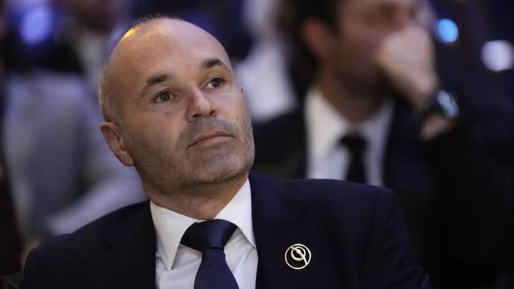 إنييستا: "أستعد حاليًا لنيل شهادة التدريب وقد يتغير الوضع بدءًا من الصيف المقبل"