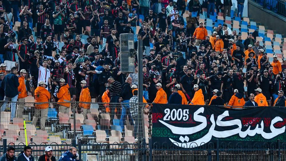 بعد أحداث ملعب القاهرة.. جماهير الجيش تطالب “الكاف" بتسريع العقوبات وتنفيذها في النسخة الحالية دون تأجيلها للنسخة المقبلة