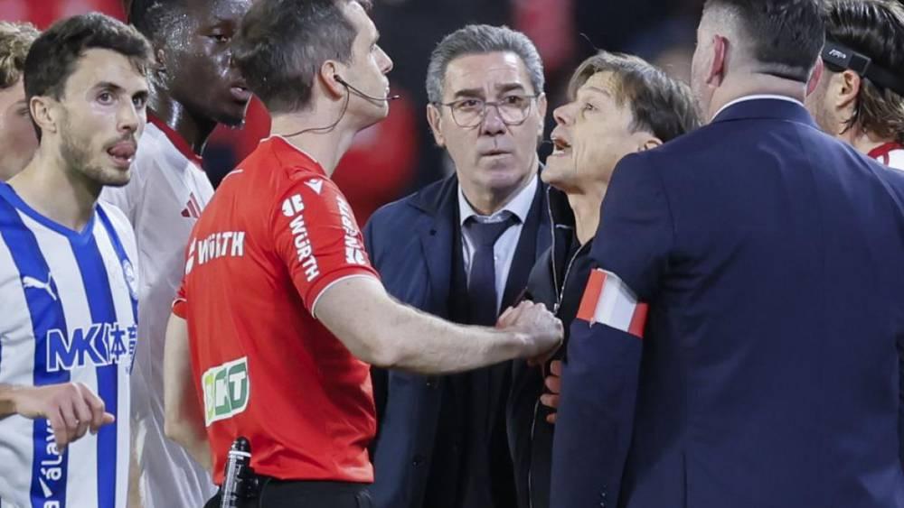 Matías Almeyda, entraîneur de Séville, suspendu sept matchs