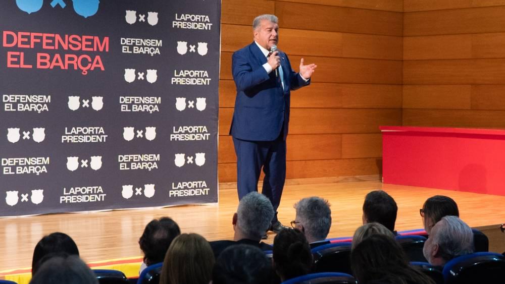 لابورتا يبرر إيماءته في كامب نو ويؤكد عدم تعمده الإساءة لأي طرف