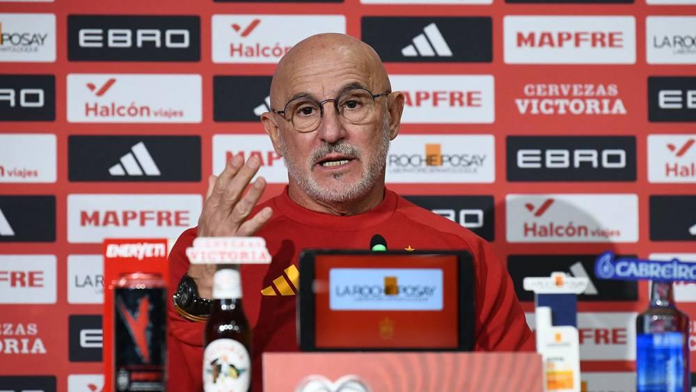 دي لا فوينتي عن نهائي "فيناليسيما" بين إسبانيا والأرجنتين في قطر: "بما أننا لا نعرف متى سينتهي الصراع فإن الحل هو البحث عن مكان آخر"