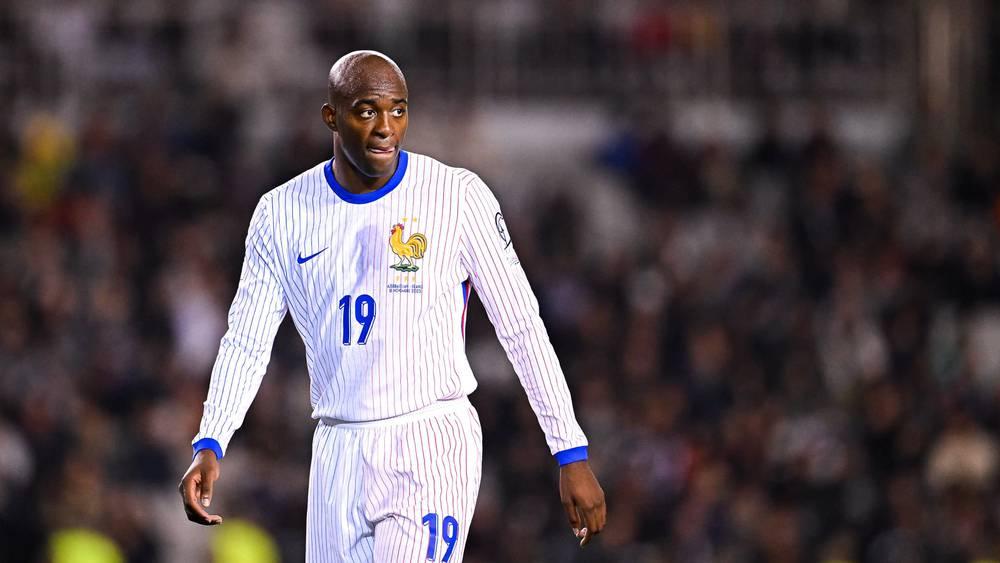 كريستال بالاس يستعيد خدمات جون فيليب ماتيتا بعد تعافيه من إصابة الركبة