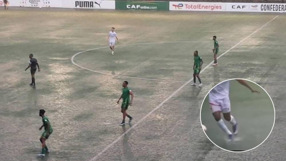 ملعب لوبومباشي يتحول إلى "برك مائية" ويخلق الجدل في مباراة مانييما يونيون ضد اتحاد العاصمة في كأس الكونفدرالية!