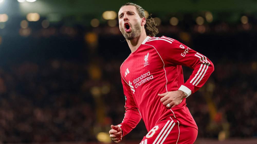 ليفربول يحل ضيفا على برايتون في الدوري الأنجليزي الممتاز لتعزيز آماله بالمربع الذهبي