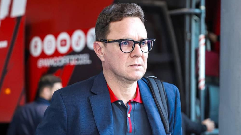 بعد الإقصاء وفي قرار متأخر.. الوداد يقرر إقالة بنهاشم