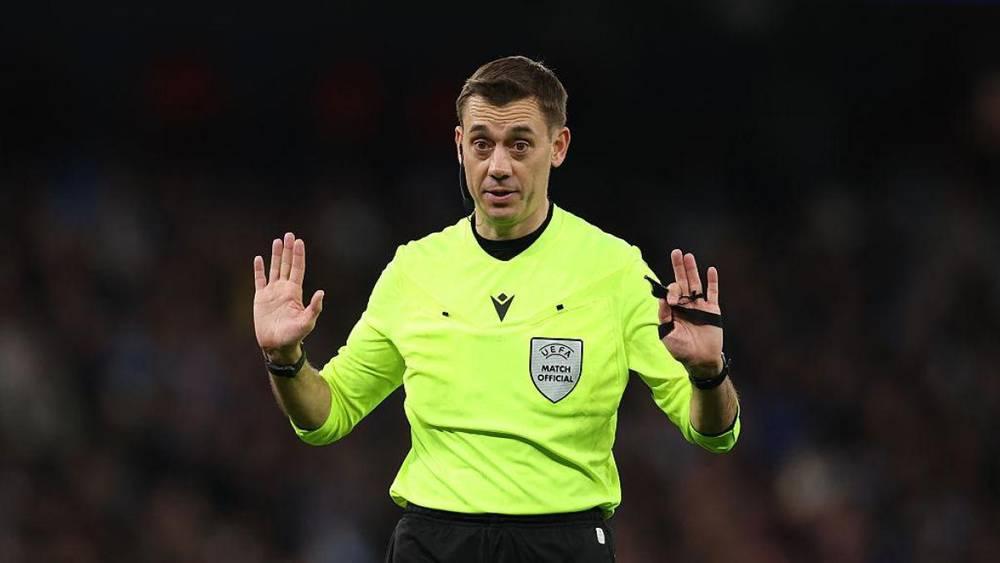 يويفا يكلف كليمان توربان بإدارة مباراة إيطاليا والبوسنة الحساسة