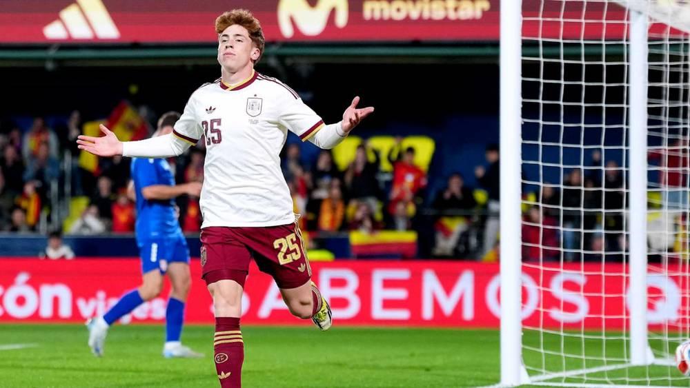 دي لا فوينتي يستدعي فيكتور مونيوز لتمثيل منتخب إسبانيا قبل كأس العالم