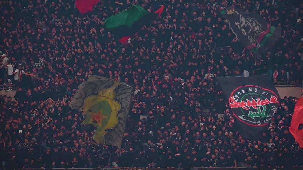 "الكورفاتشي": "مهمتنا في المدرجات تبنى بالانضباط والنظام.. نريدها ملحمة تترسخ في الذاكرة"