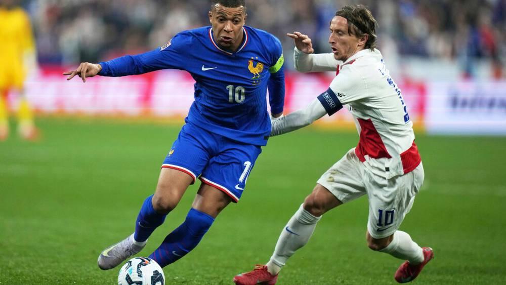 مواجهة بين مبابي وهالاند في مجموعة فرنسا والعراق بكأس العالم