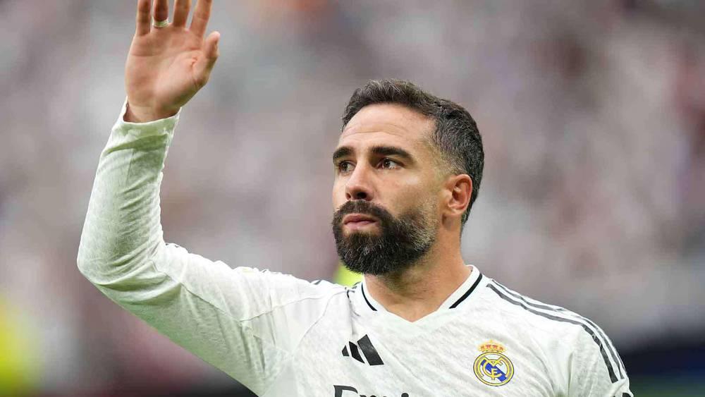 كارفاخال يودع ريال مدريد: "أرحل بفخر وقلب مليء بالامتنان لأنني قدمتُ كل شيء من أجل هذا النادي"