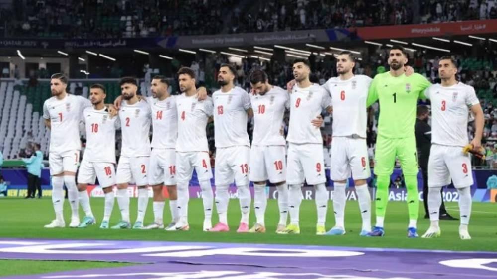 وزير الرياضة الإيراني يهدد بالانسحاب من المونديال بسبب الشعارات السياسية