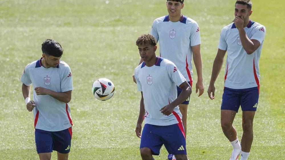 برشلونة يفرض رقابة طبية صارمة على لاعبيه الدوليين قبل انطلاق كأس العالم