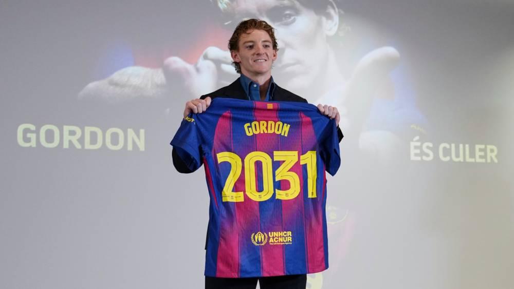 برشلونة يستعيد قاعدة 1:1 المالية ويستهدف استثمارات كبرى لضم جوردان وألفاريز